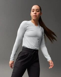 RUDIS Performance Women's V-Neck Long Sleeve - Lunar Gray
